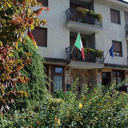 Hotel Trois Etoiles Entracque Kültér fotó