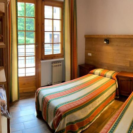 Hotel Trois Etoiles Entracque Kültér fotó