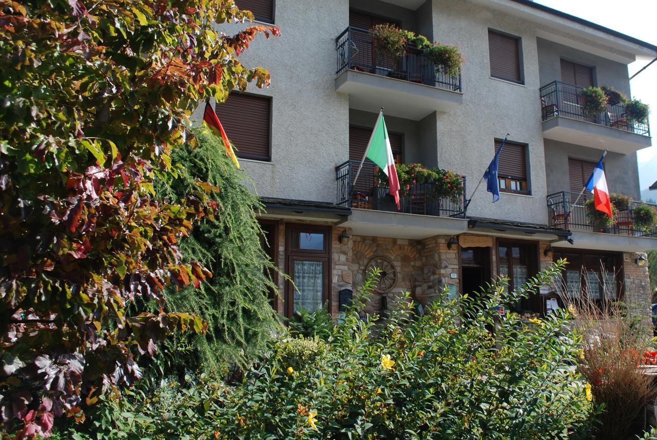 Hotel Trois Etoiles Entracque Kültér fotó