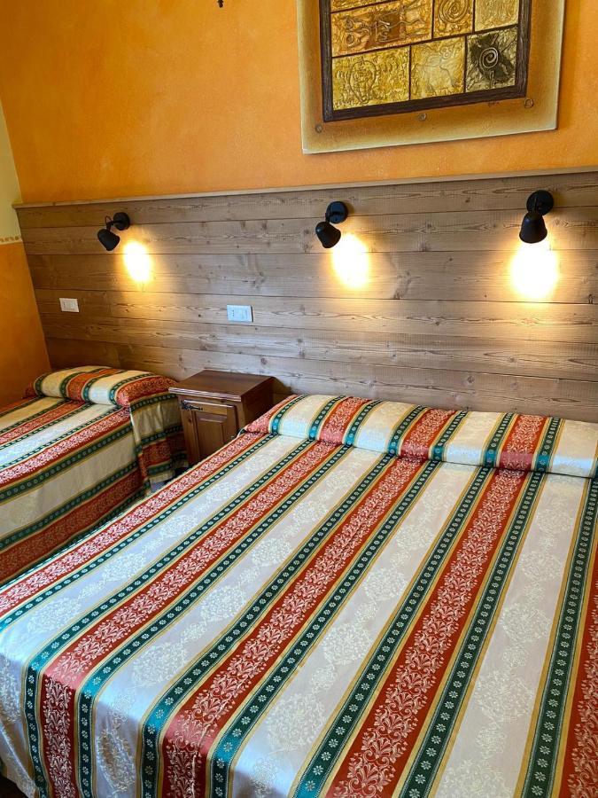 Hotel Trois Etoiles Entracque Kültér fotó