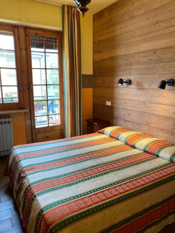 Hotel Trois Etoiles Entracque Kültér fotó