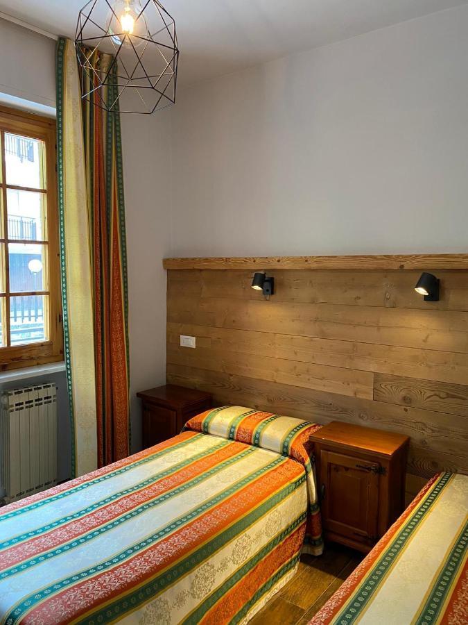 Hotel Trois Etoiles Entracque Kültér fotó